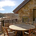 Five Woods Retreat Apartment