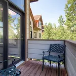 The Emerald Elk At Village Creek Apartment