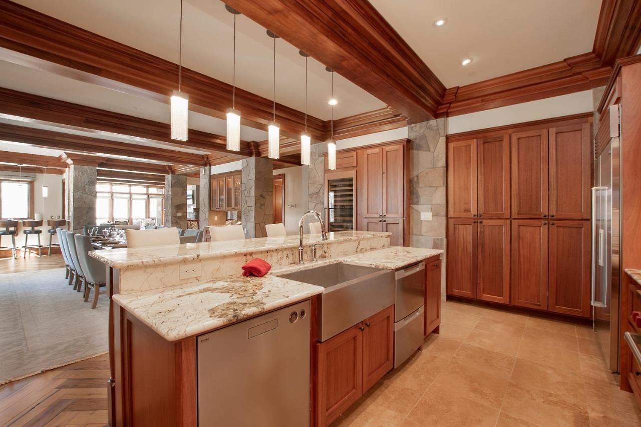 Apartment Lorian 4 True Ski-In Ski-Out Resort Condo 4Bd 3.5Ba - Sleeps 12 *