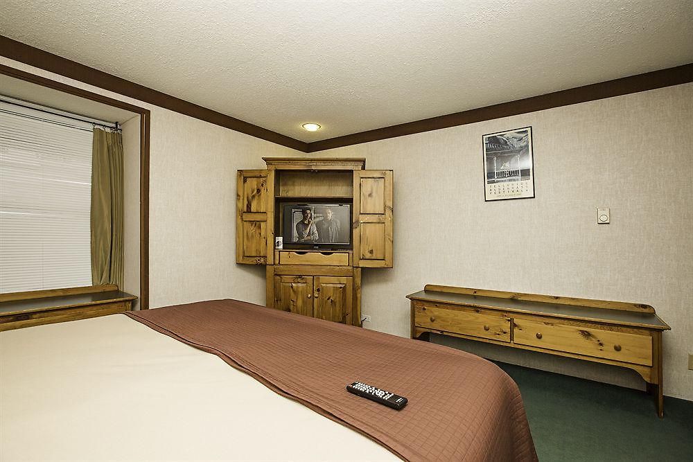 Mountainside Hotel 3*