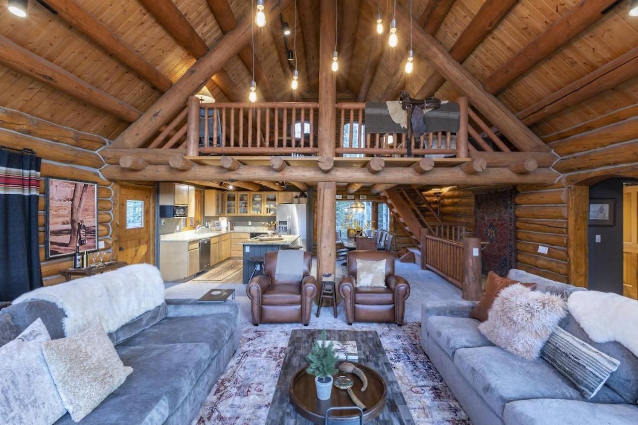 Wapiti Rd 858 ~ The Tucker Holiday home