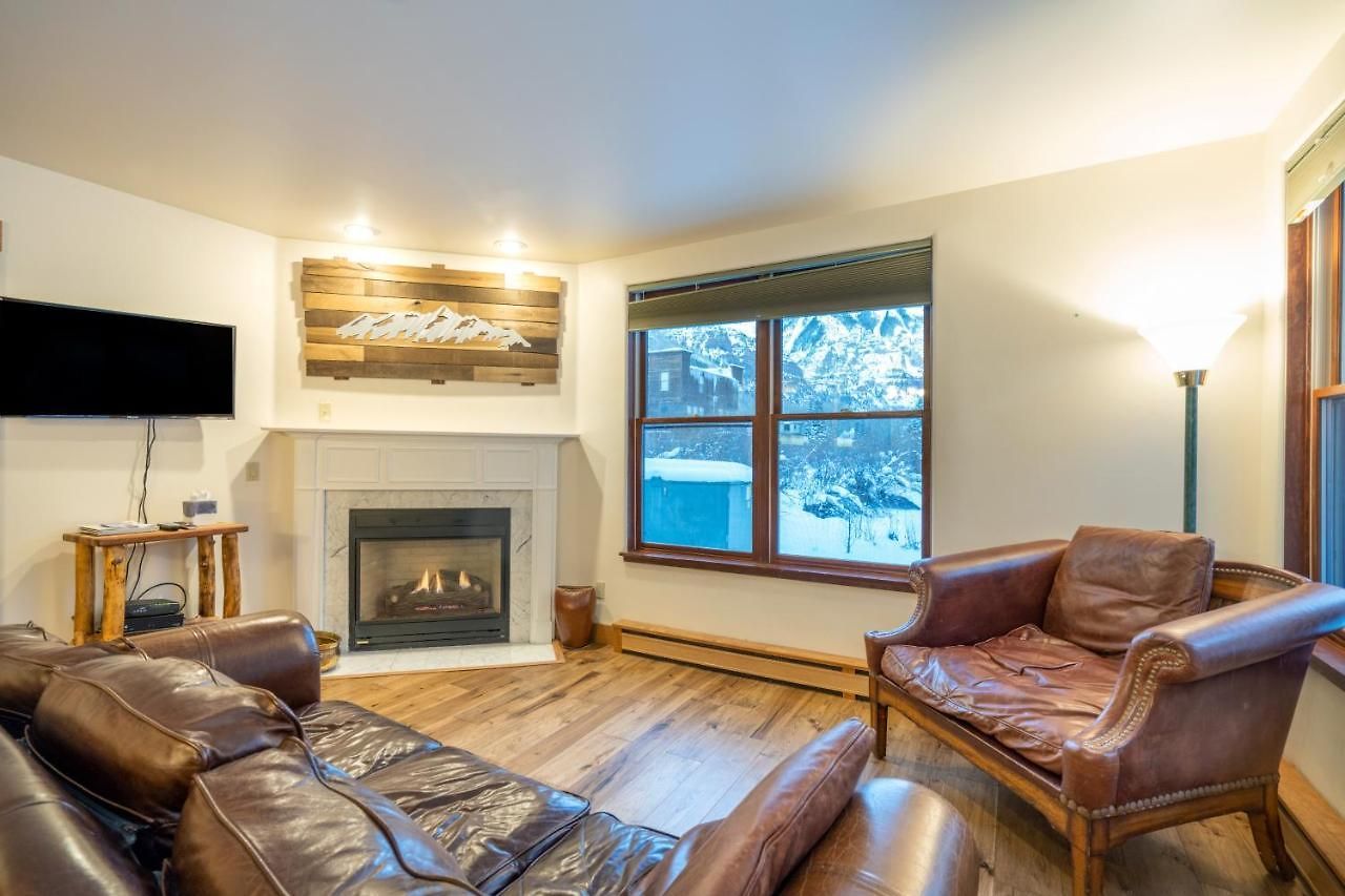 Ballard South Apartment