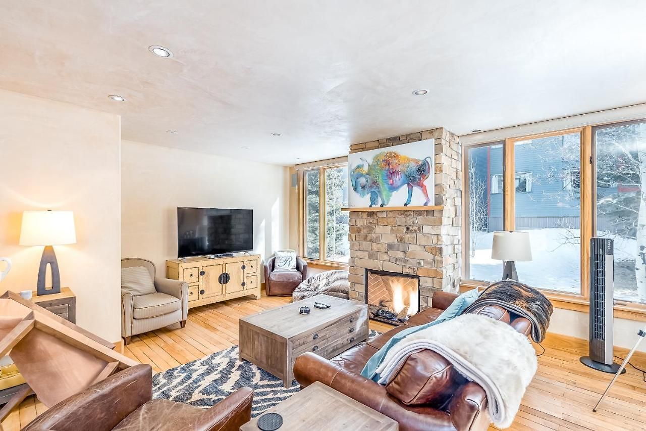 Telluride Lodge *