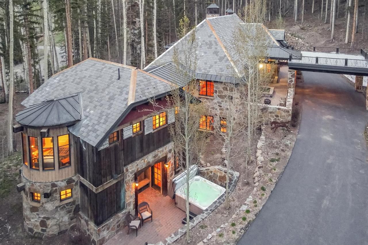 Chalet Twin Elk By Exceptional