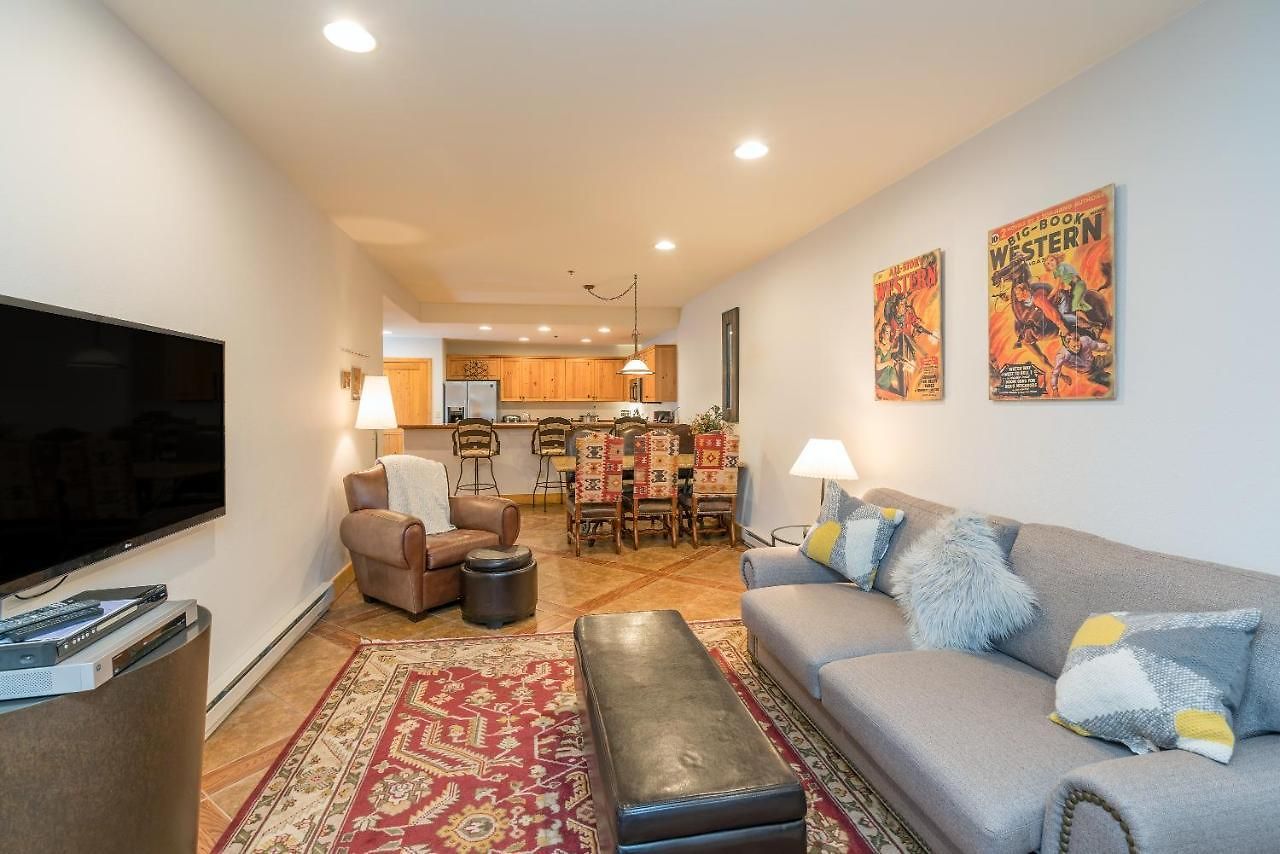 Bear Creek 303c Hotel