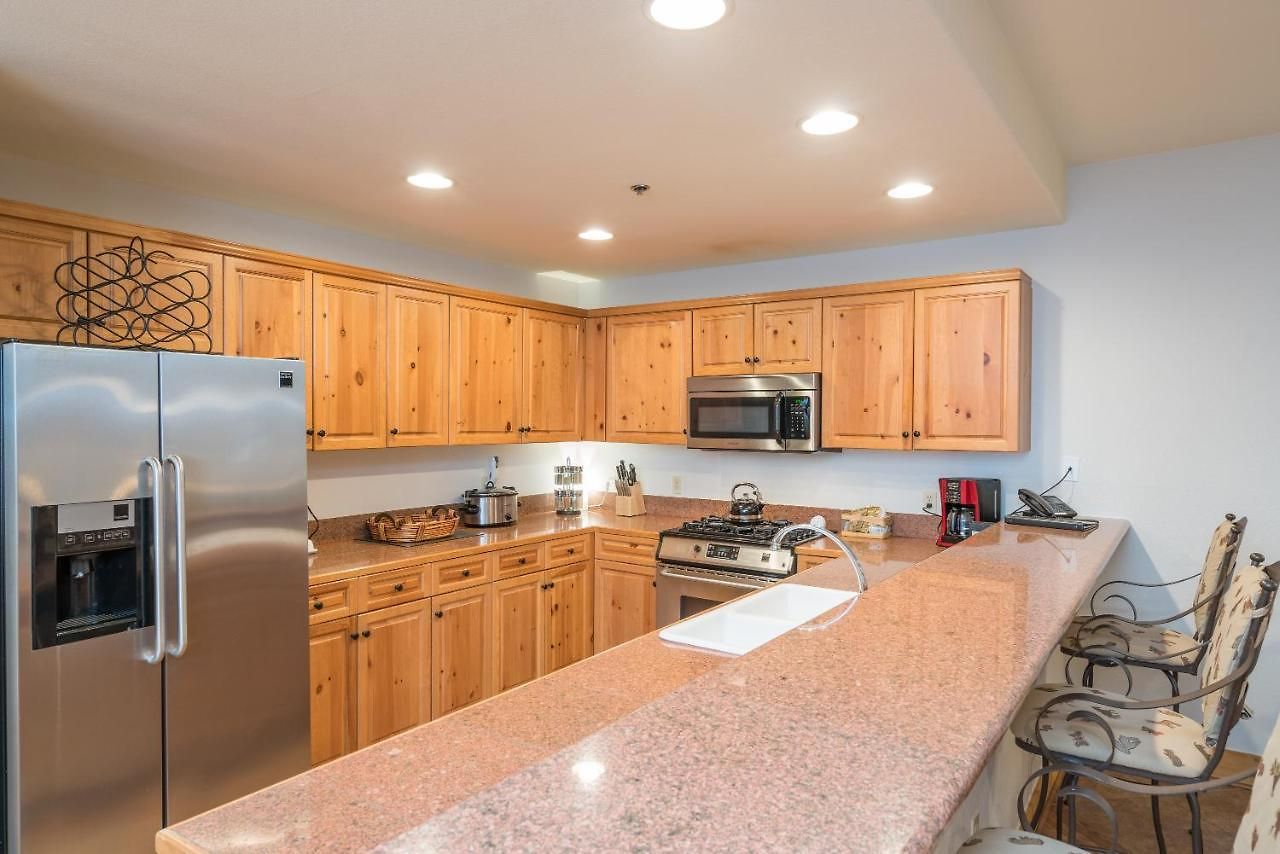 Hotel Bear Creek 303c