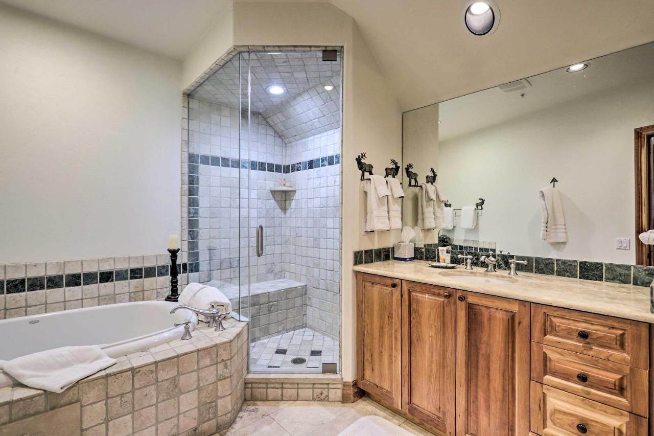 Upscale Ski-in/ski-out Escape W/ Deck + Grill Holiday home Telluride