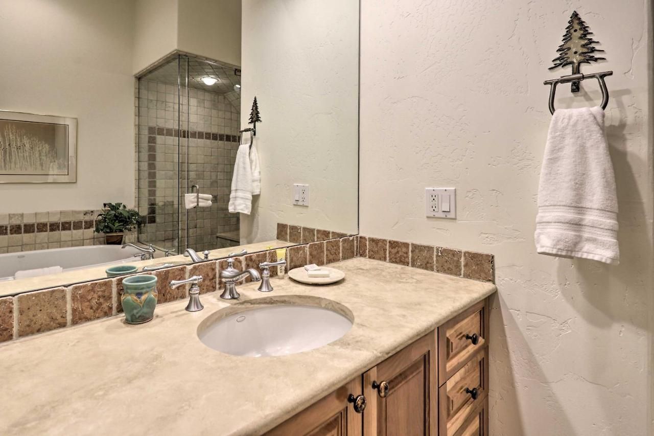 Upscale Ski-in/ski-out Escape W/ Deck + Grill Holiday home Telluride