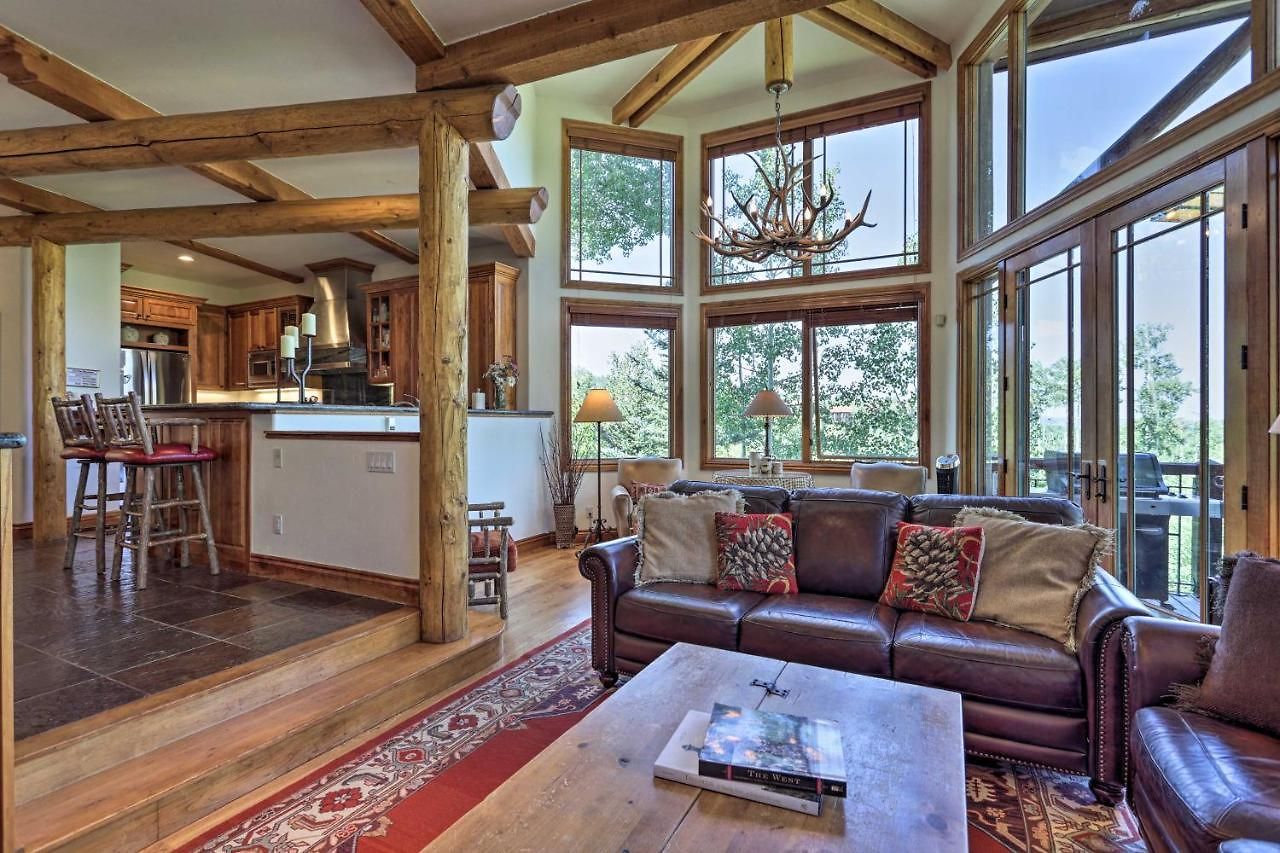 Upscale Ski-in/ski-out Escape W/ Deck + Grill * Telluride