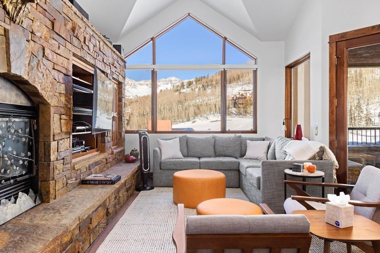 Dakota Place 7 *