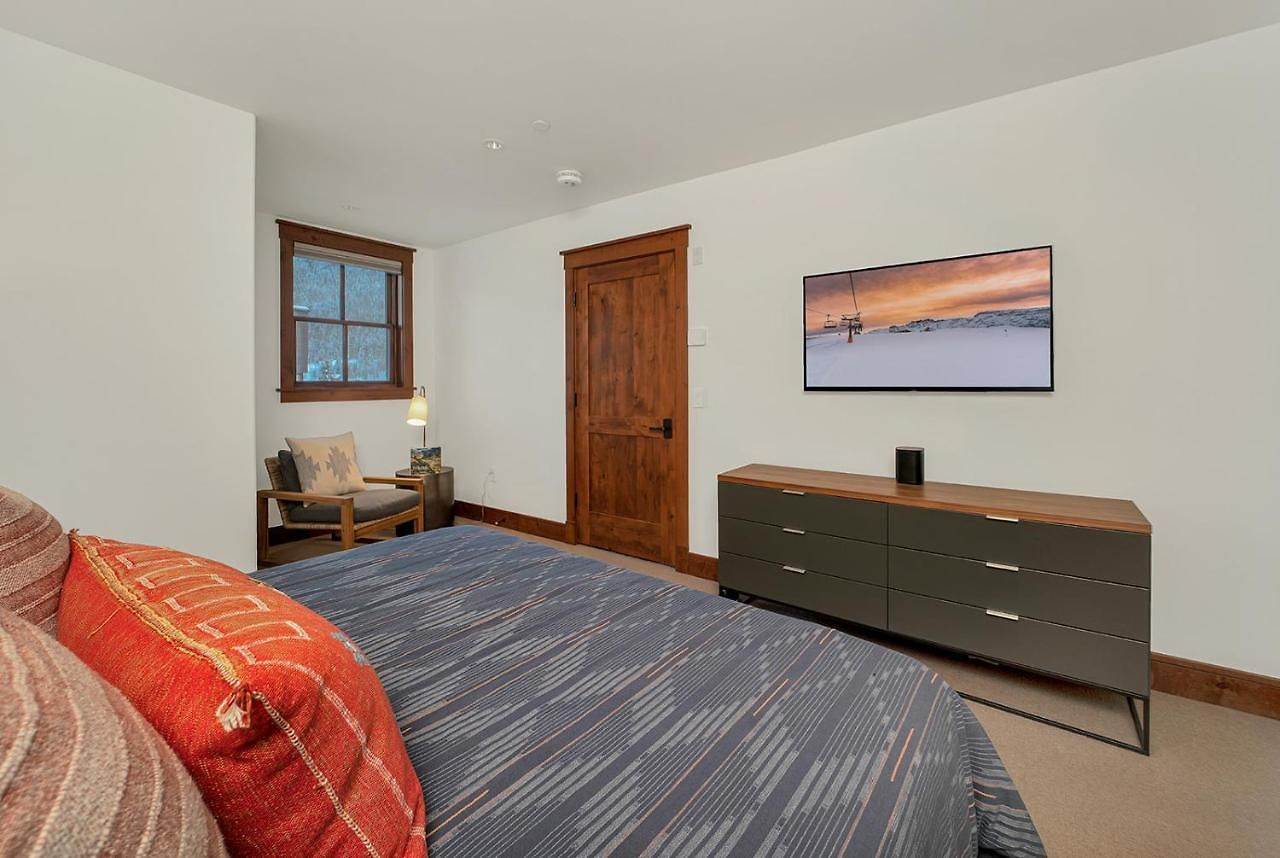 Apartment Ballard 203 Downtown Condo Postcard Views - 2Bd 2.5Ba Sleeps 4
