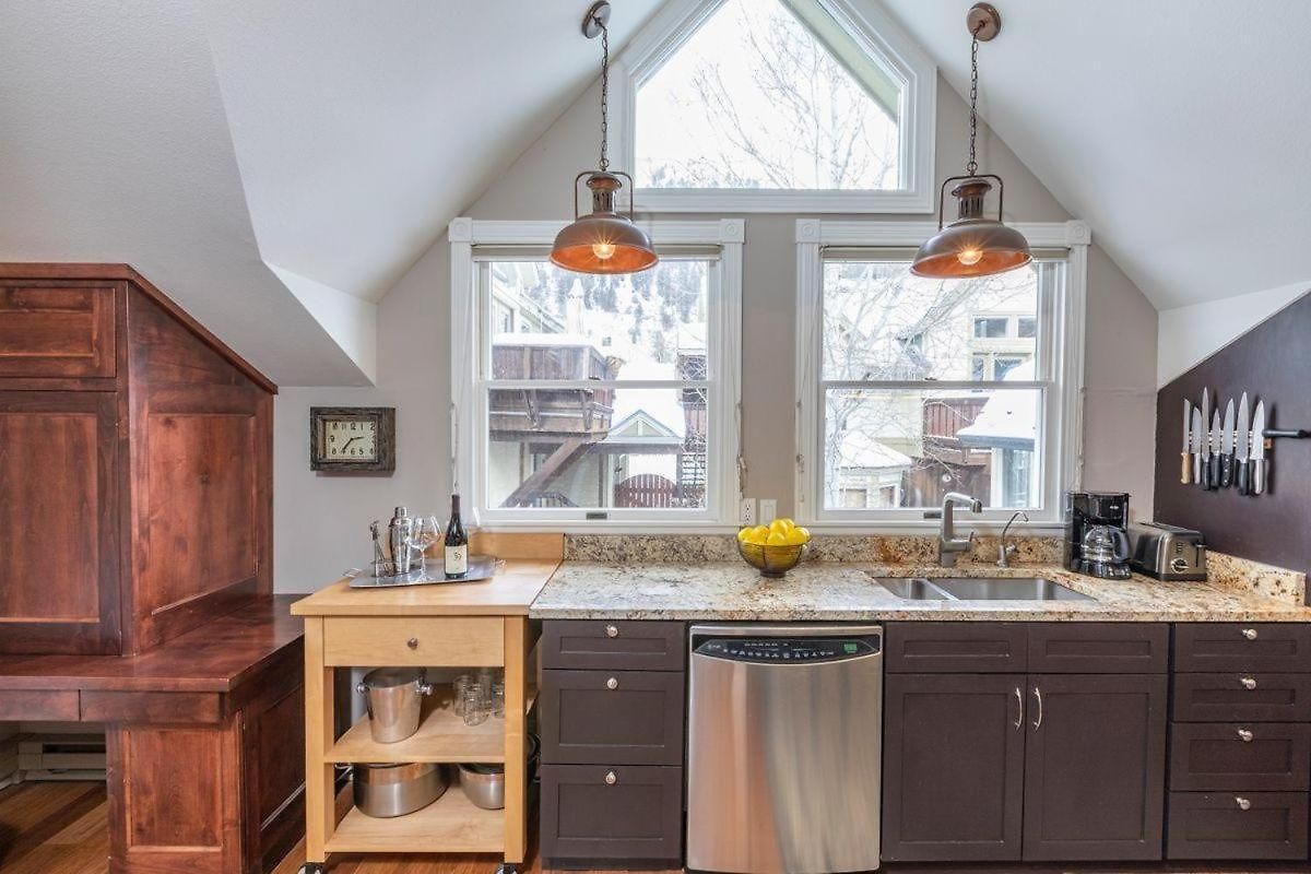 Peaceful Home-like - Spacious, Private Deck, Fireplace Telluride