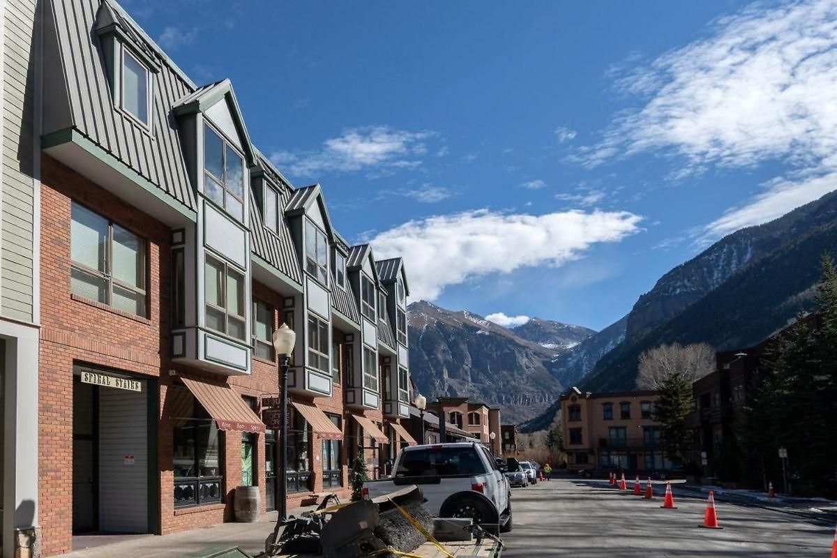 Spiral Stairs R11 * Telluride