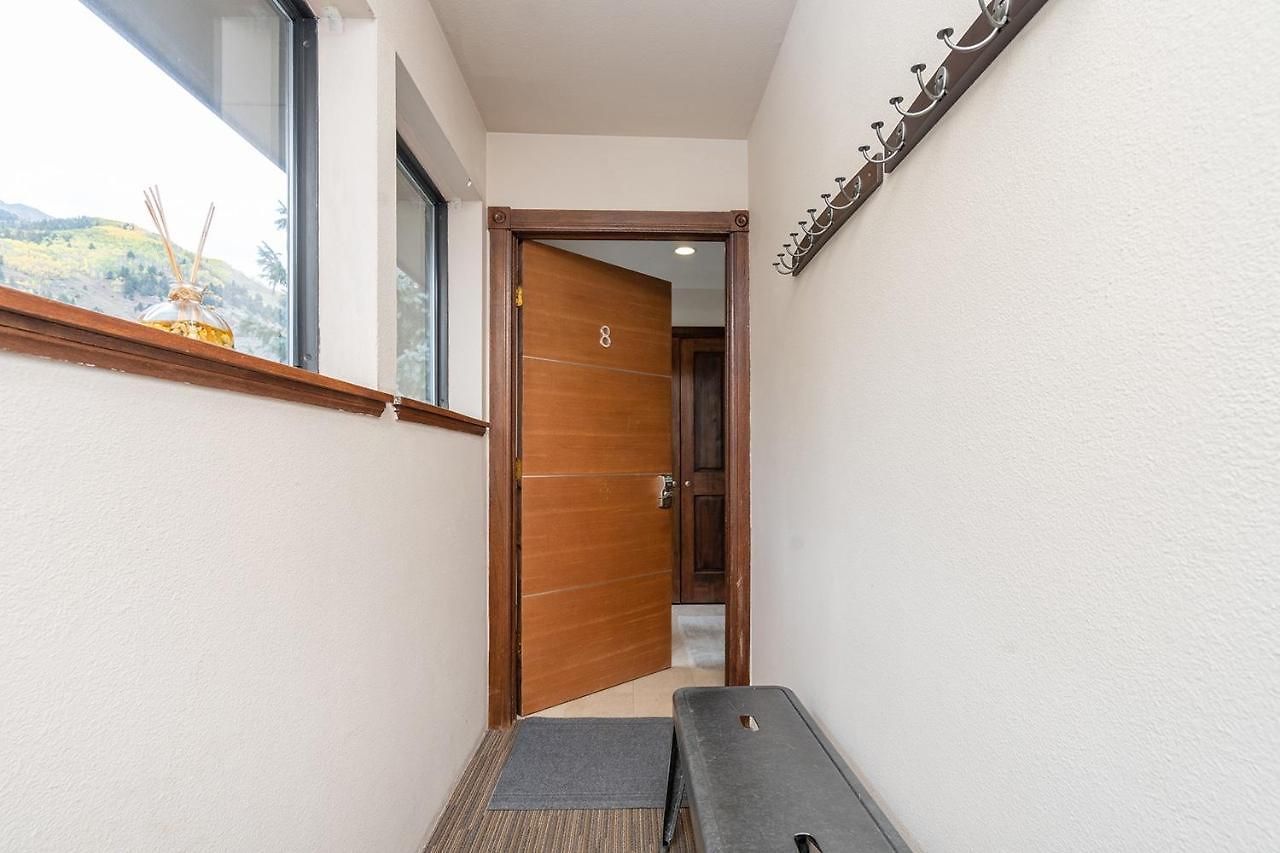 Apartment Big & Bright Hidden Gem With Garage, Hot Tub, Lux Kitchen