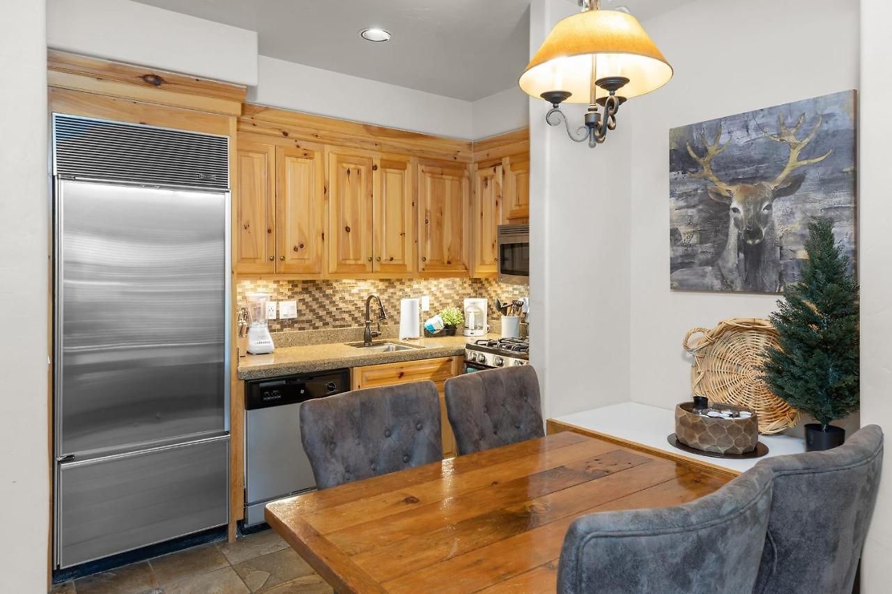 2br Mountain Luxury Skiin Out Amenities *