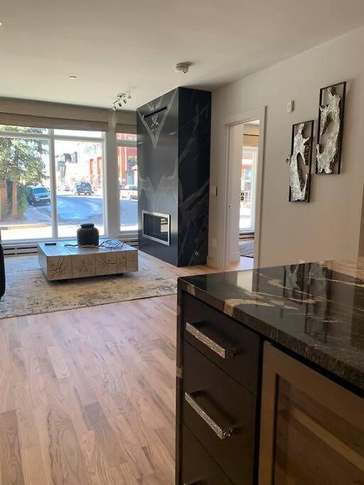 Luxurious1br In Town And Steps To The Gondola