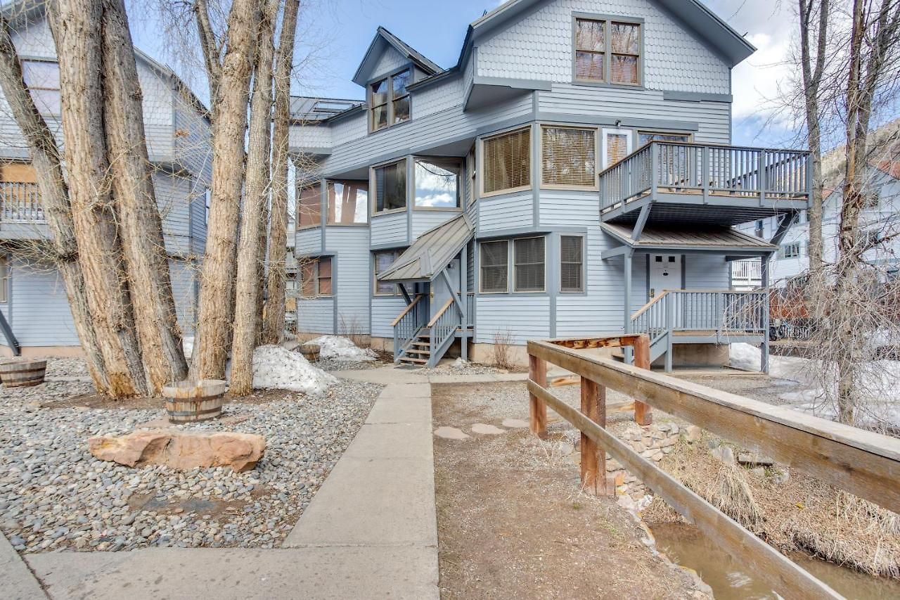 Condo: Walk To Lift, Bear Creek, & More! Holiday home