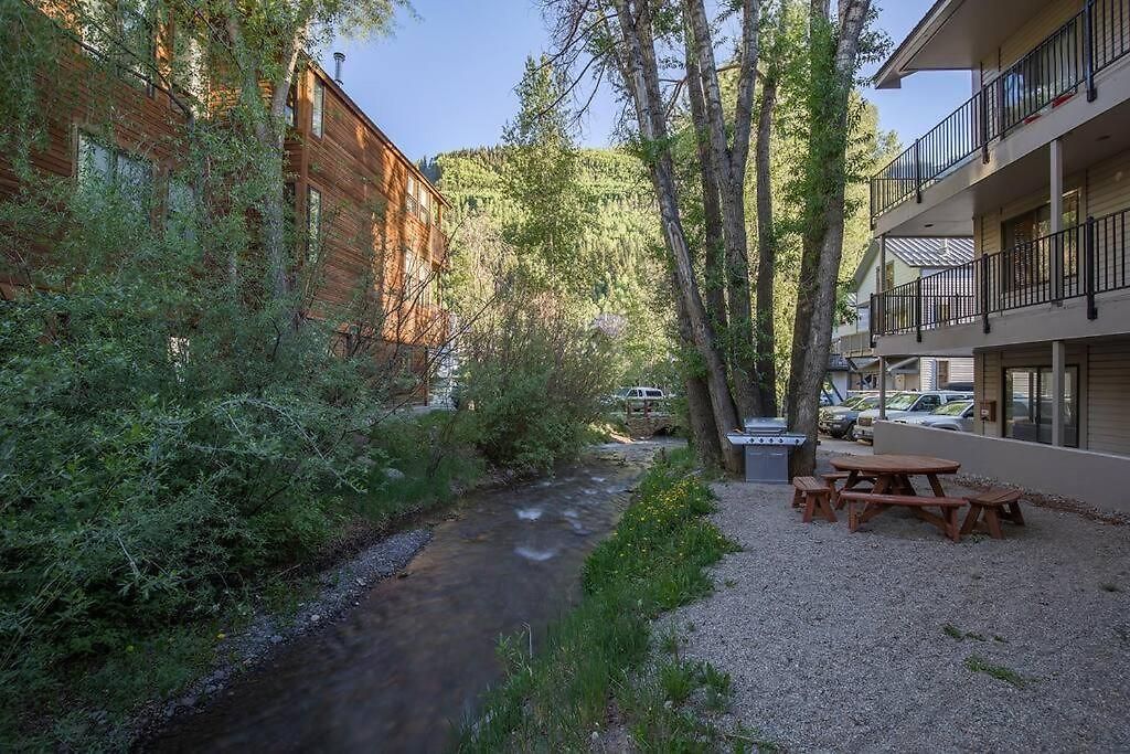 Apartment The Creekside Retreat: Steps To Of