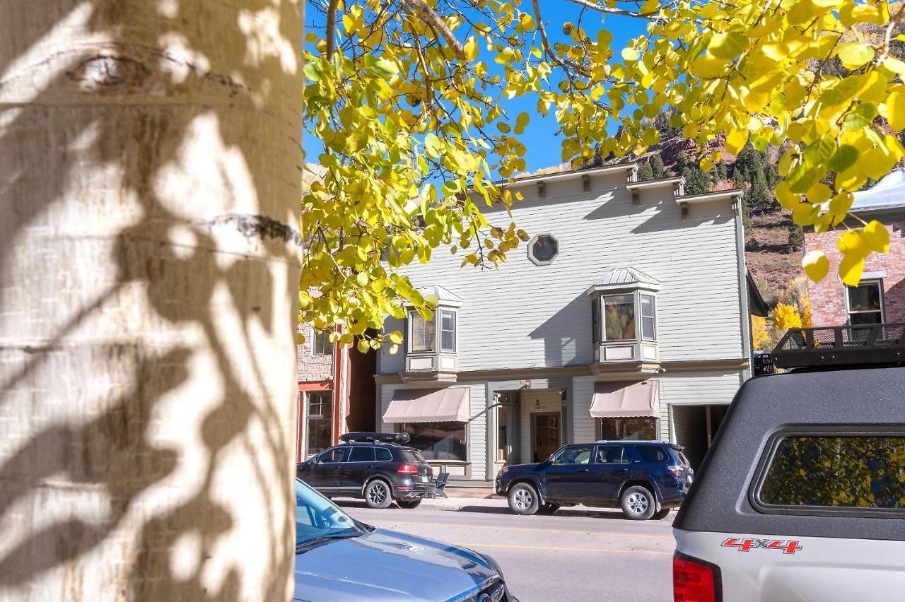 Family Friendly Mainstreet Townhome Apartment