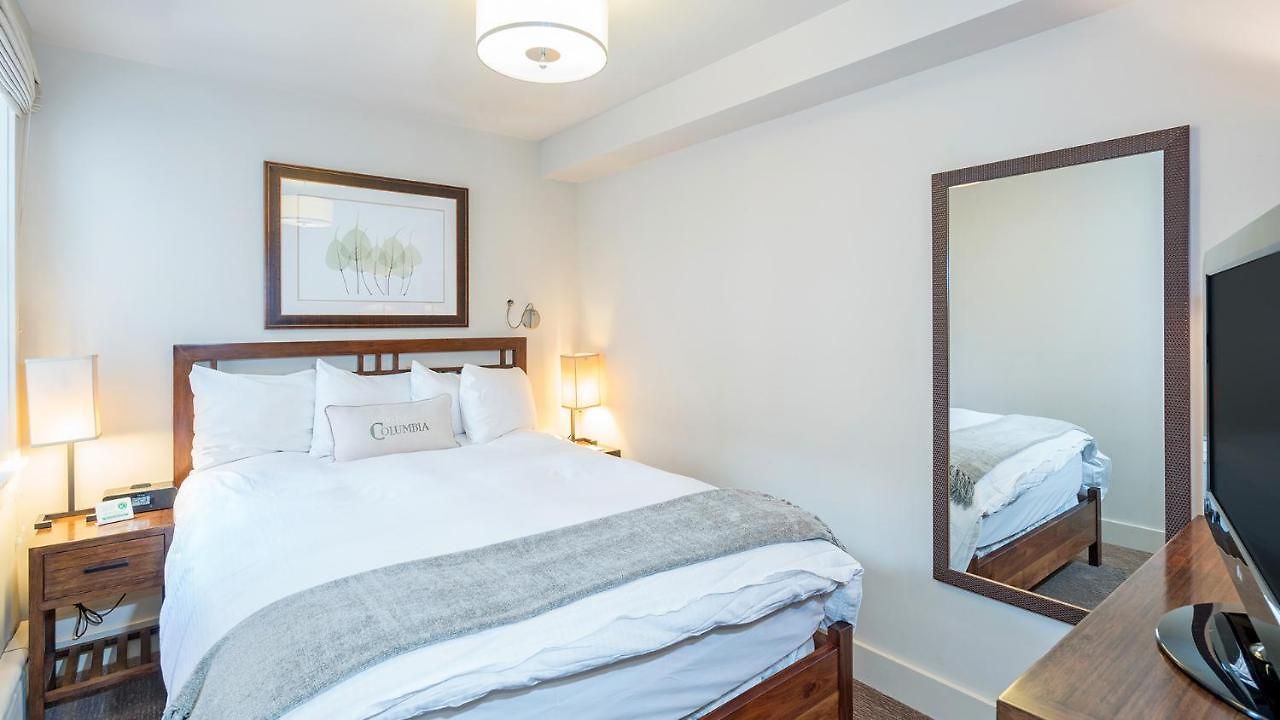 Columbia Hotel 4*