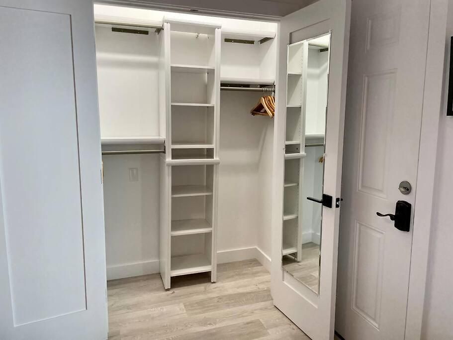 Luxury Downtown - Creekside - Walk To Chair 7!