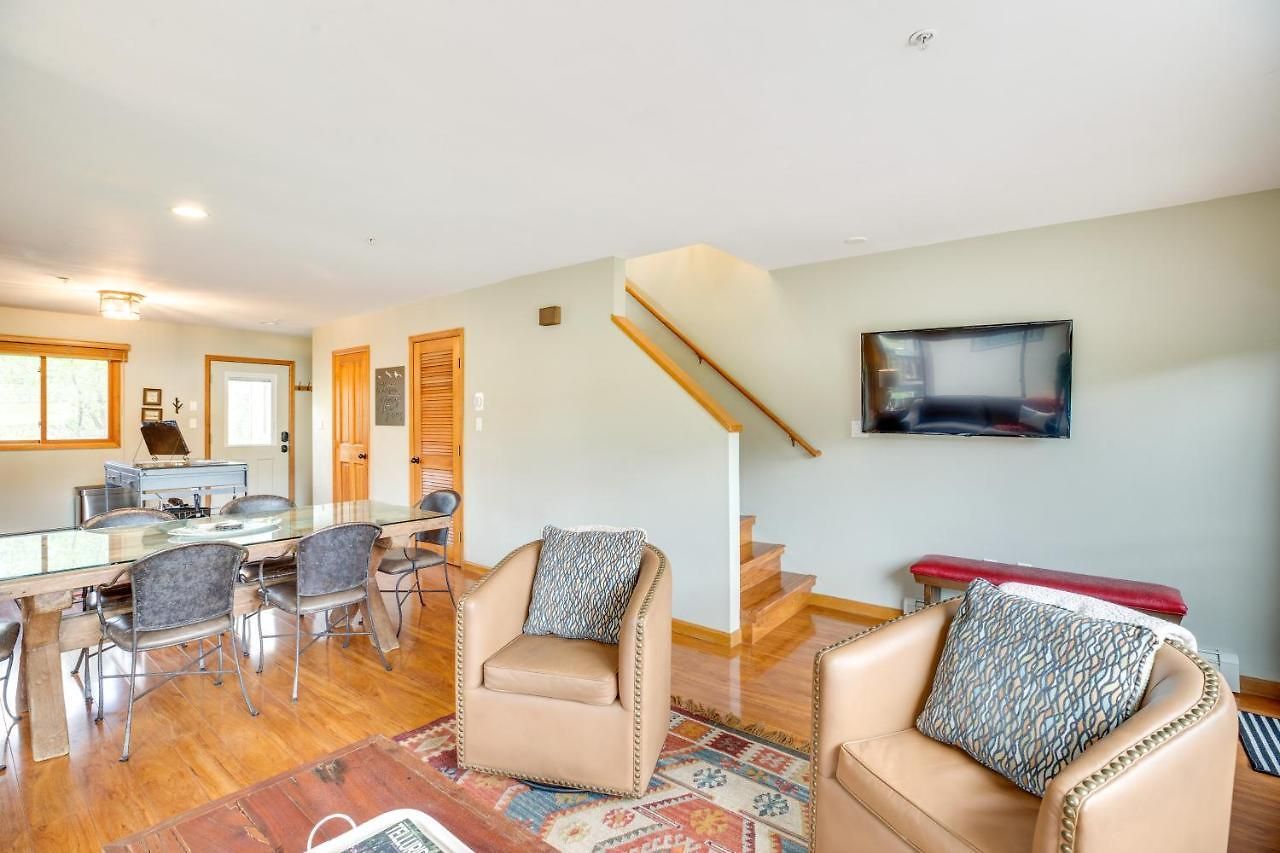 Mountain Village Steps To Lift & Shuttle! Holiday home Telluride