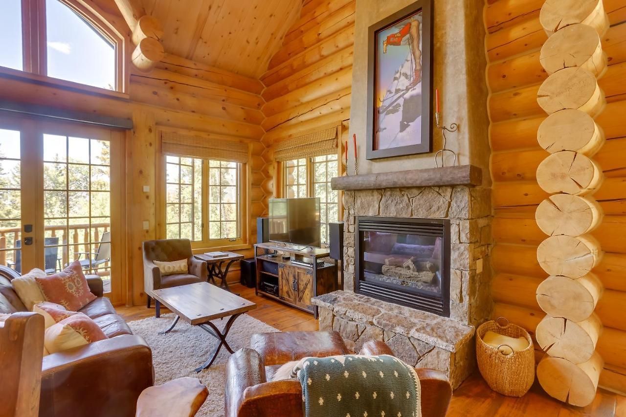 Ski-in/ski-out Mountain Village W/ Hot Tub! Holiday home
