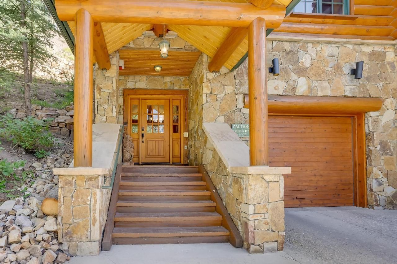 Ski-in/ski-out Mountain Village W/ Hot Tub! Holiday home Telluride