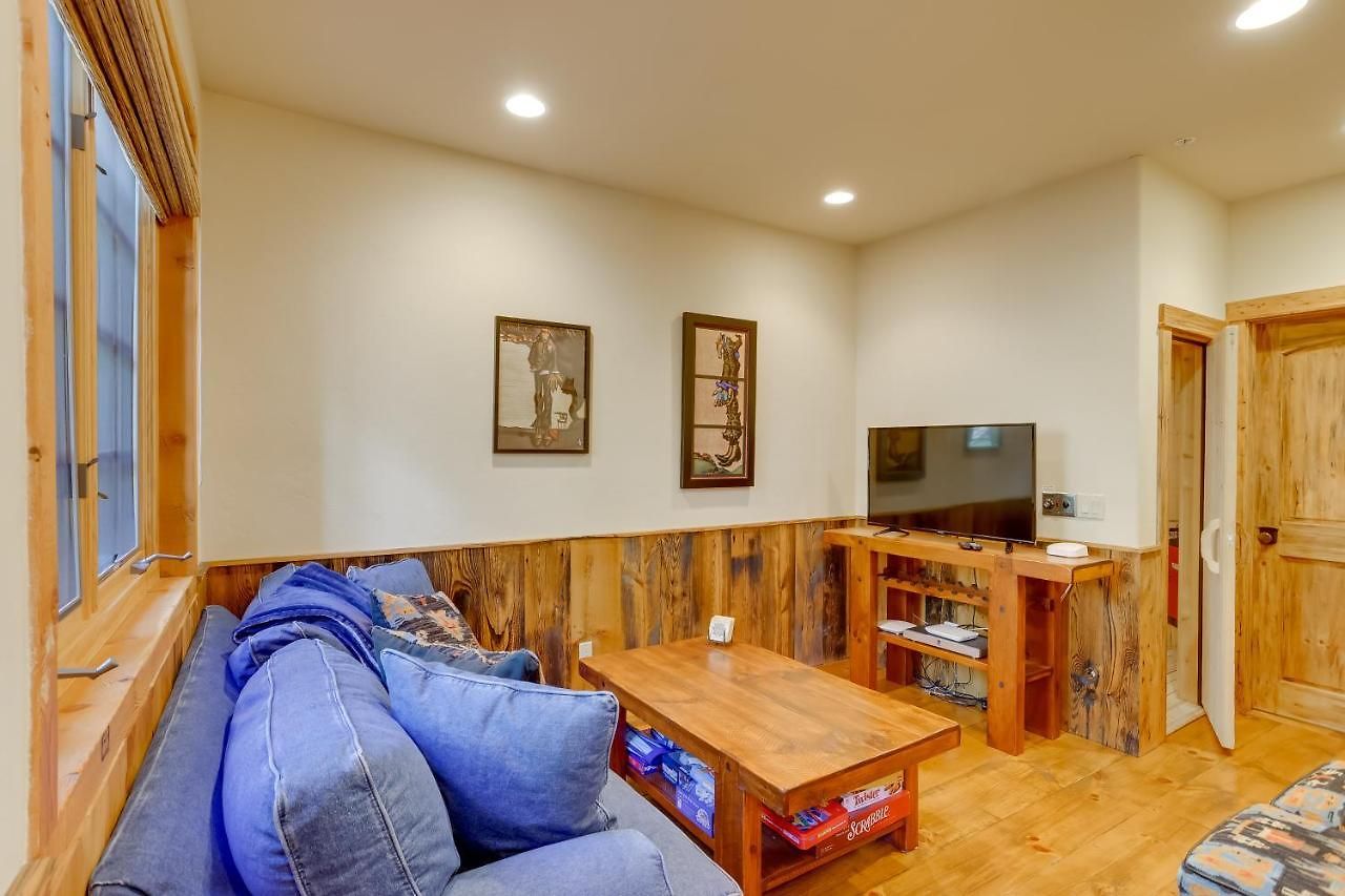 Ski-in/ski-out Mountain Village W/ Hot Tub! * Telluride