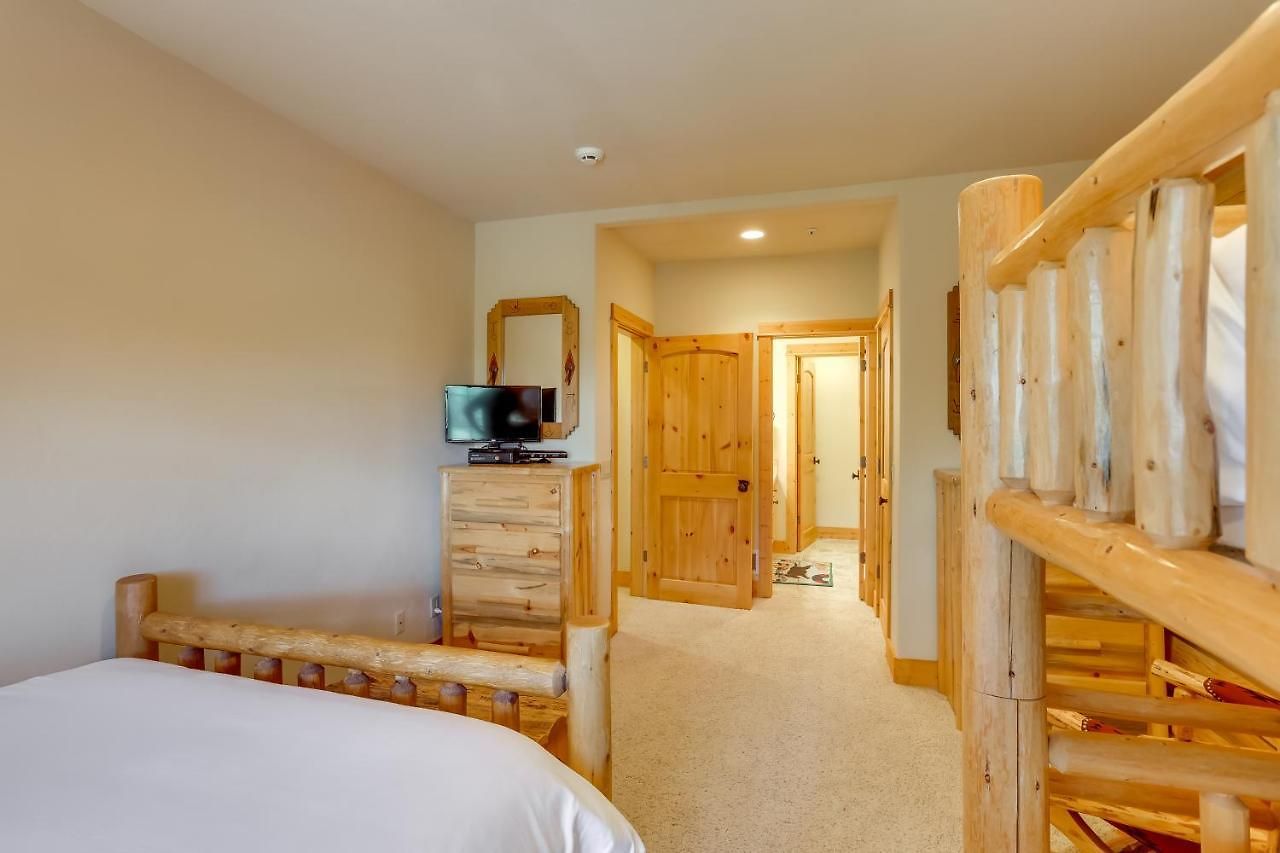 Ski-in/ski-out Mountain Village W/ Hot Tub! Holiday home Telluride