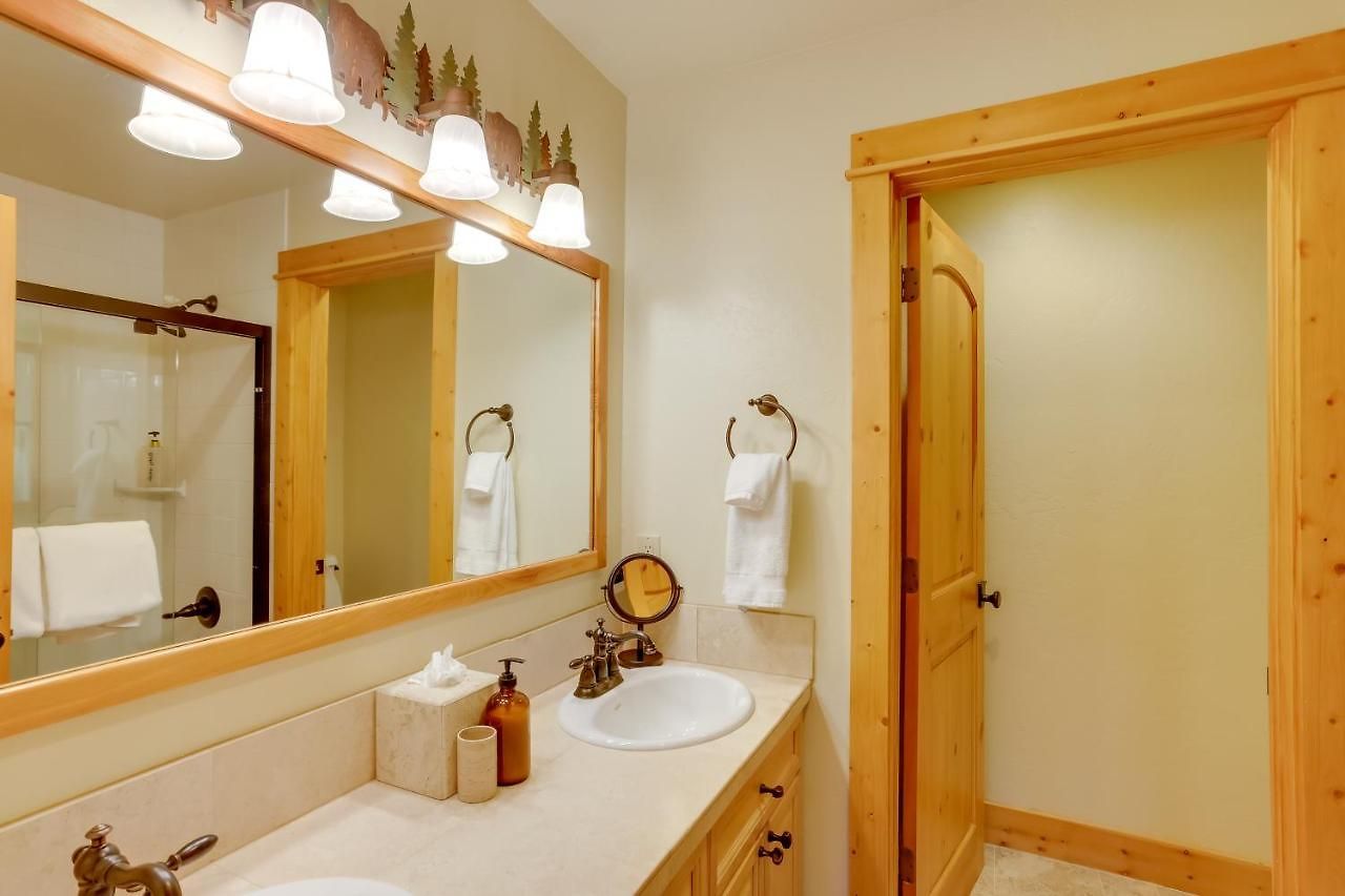 Ski-in/ski-out Mountain Village W/ Hot Tub! Telluride