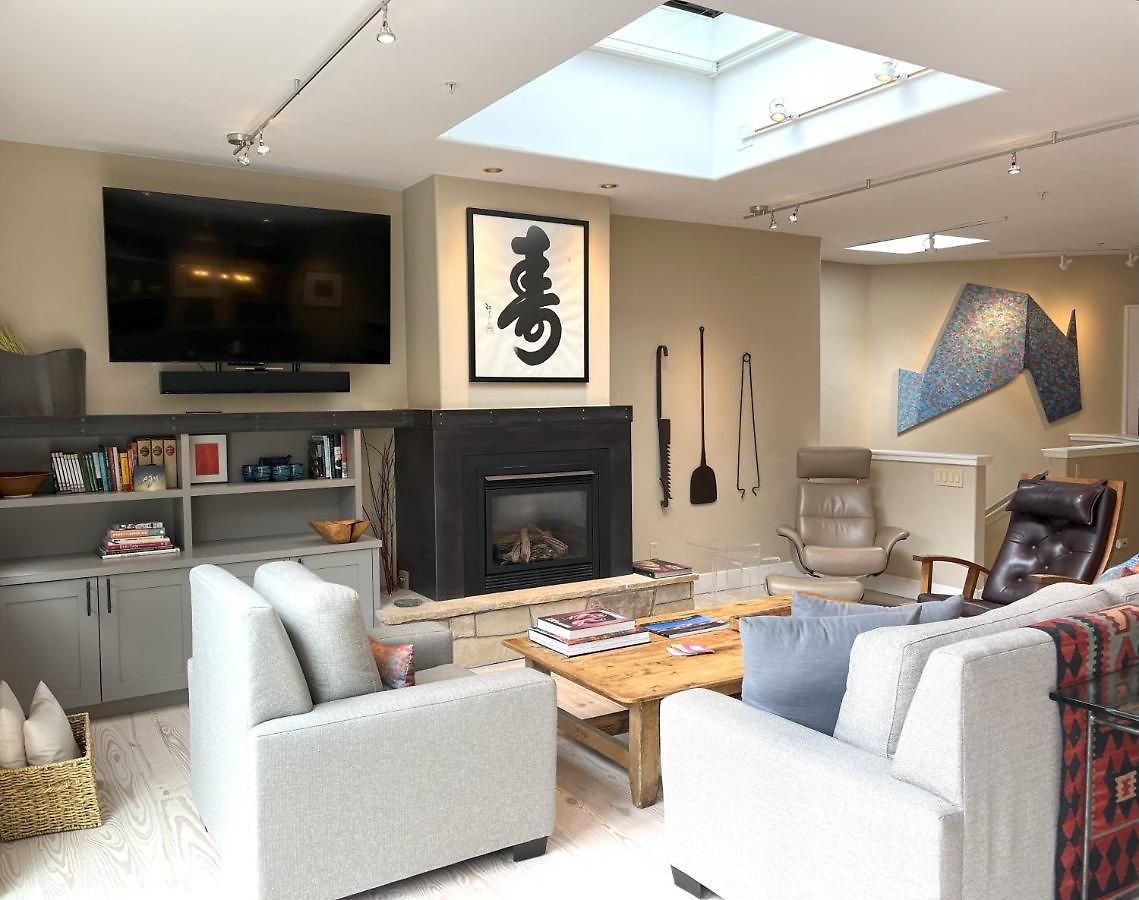 Penthouse #2 At Diamondtooth - Location And Views! *