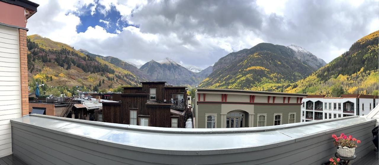 Penthouse #2 At Diamondtooth - Location And Views! Apartment *
