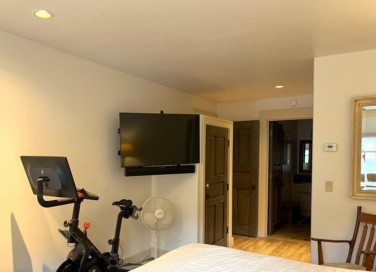 Penthouse #2 At Diamondtooth - Location And Views! Telluride