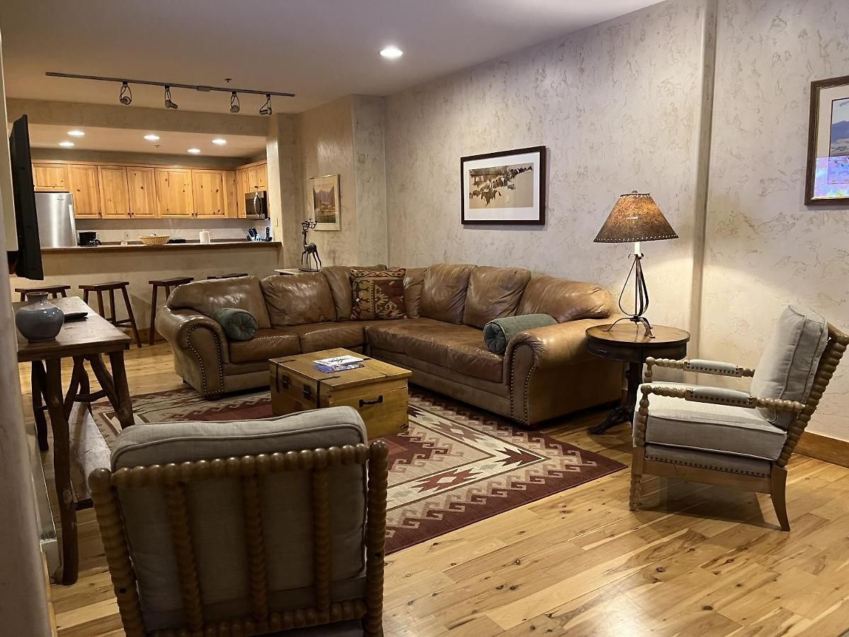 Bear Creek 107 Apartment