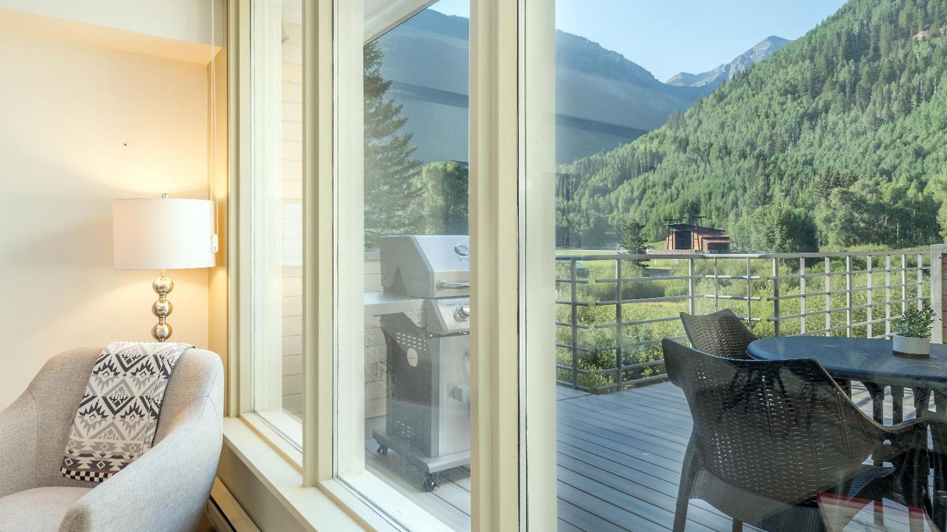 Holiday home Deluxe Unit With Unbeatable Deck Views