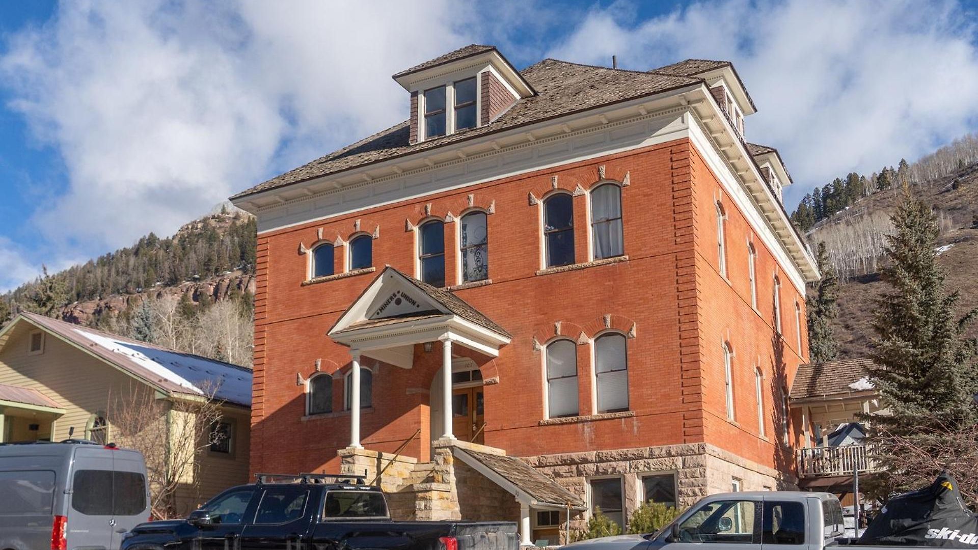 Apartment Ajax Loft Apts