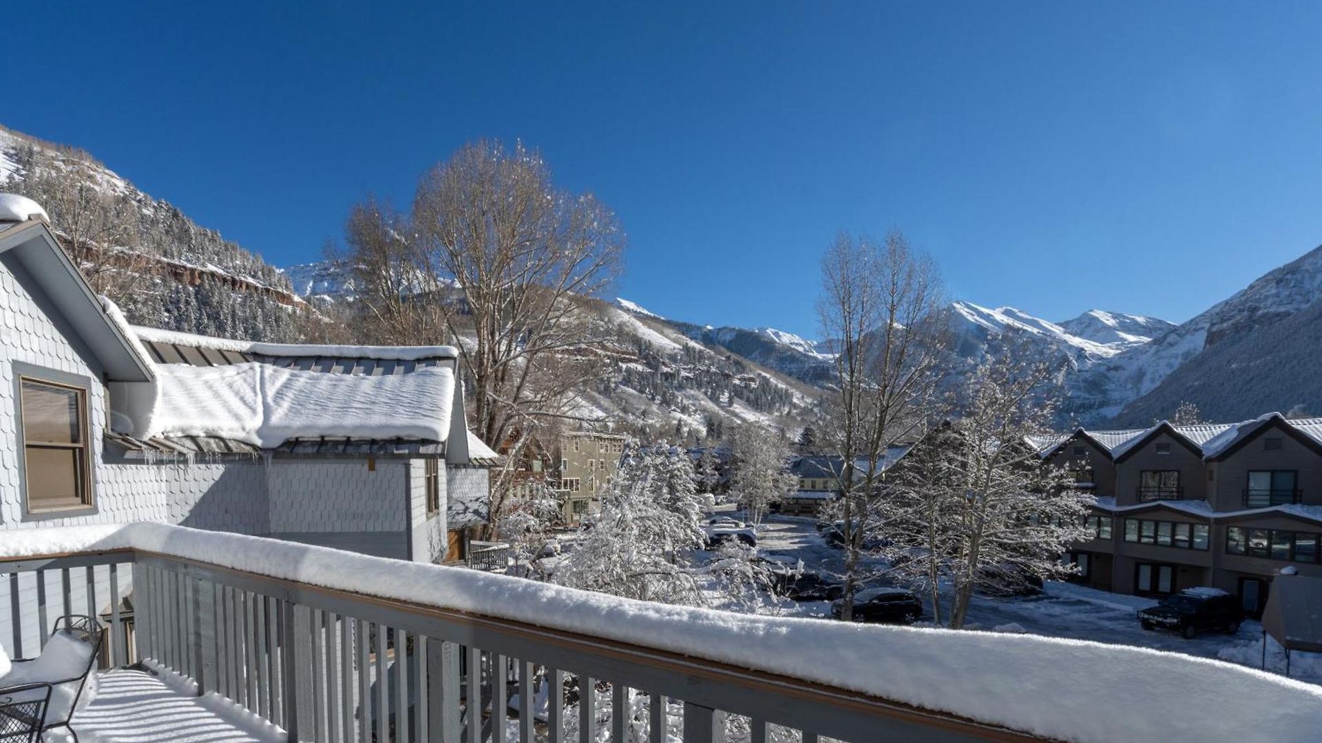 Three Bedroom Boasts Great Views Of The Area!