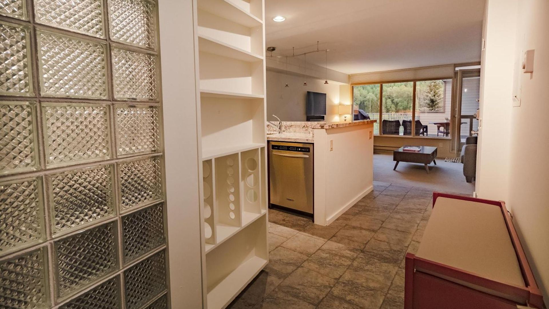 Deluxe Unit With Unbeatable Deck Views *