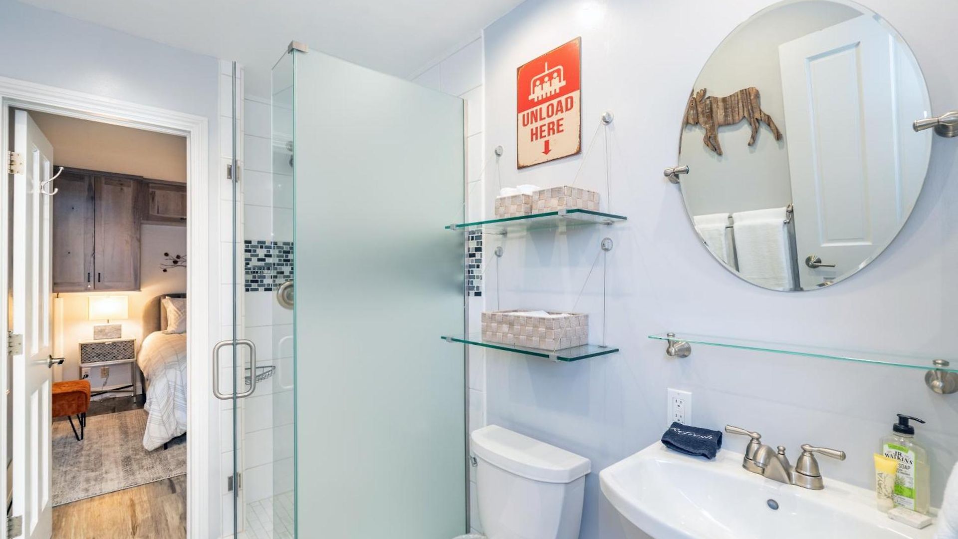 Sweet Updated In Out 1 Bedroom Etta Place Too *