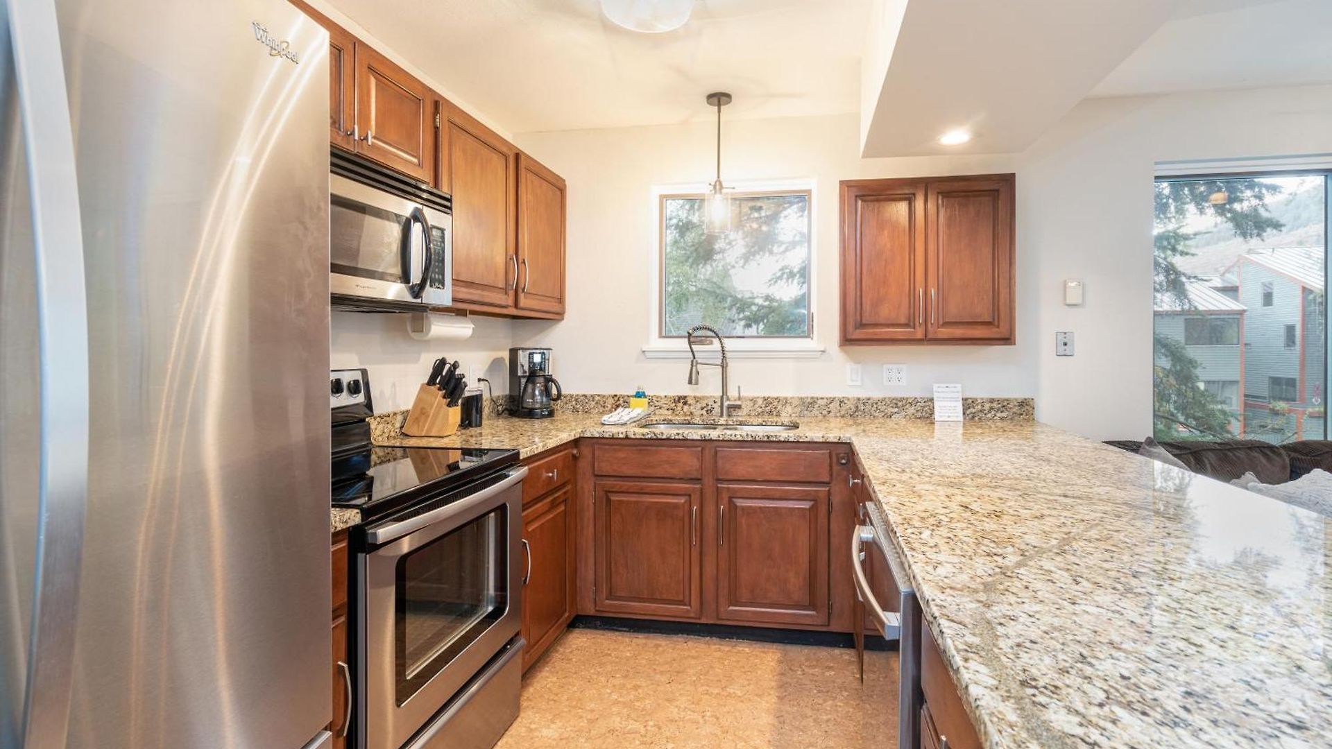 Holiday home South Facing Close To Access, Groceries, Shops And Restaurants
