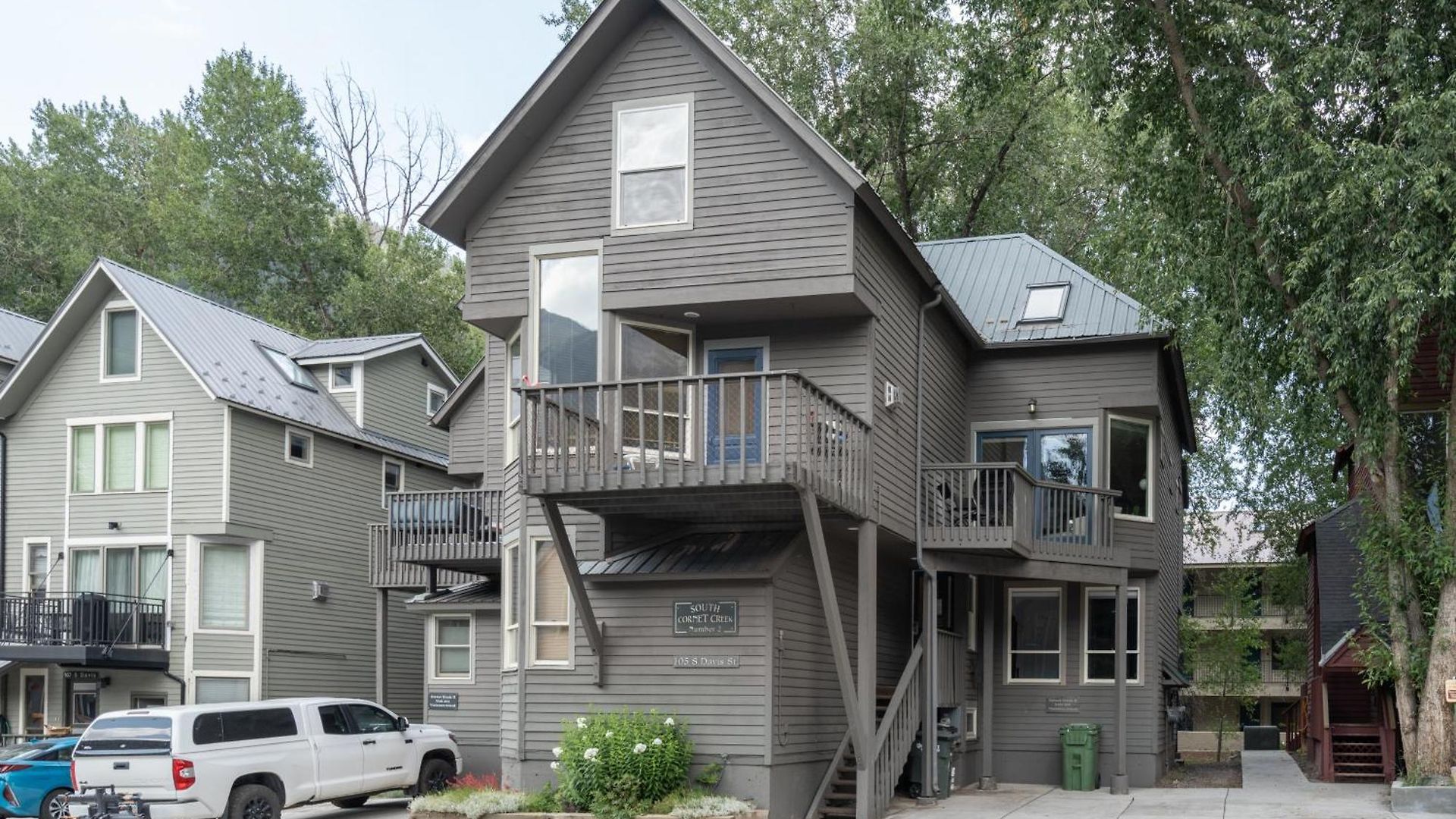 Tri-level Condo, Close To Coonskin Lift!