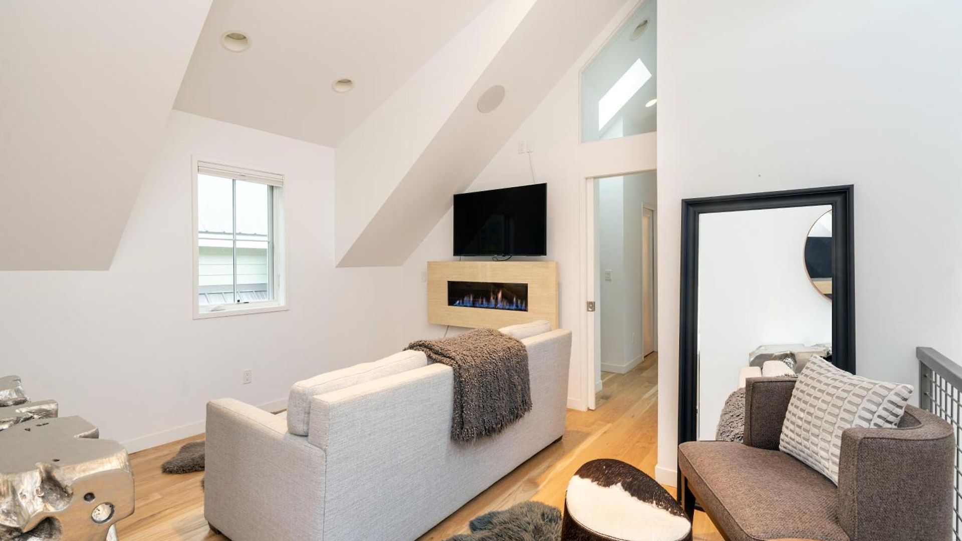 Will Brand New Mountain Contemporary Holiday home *