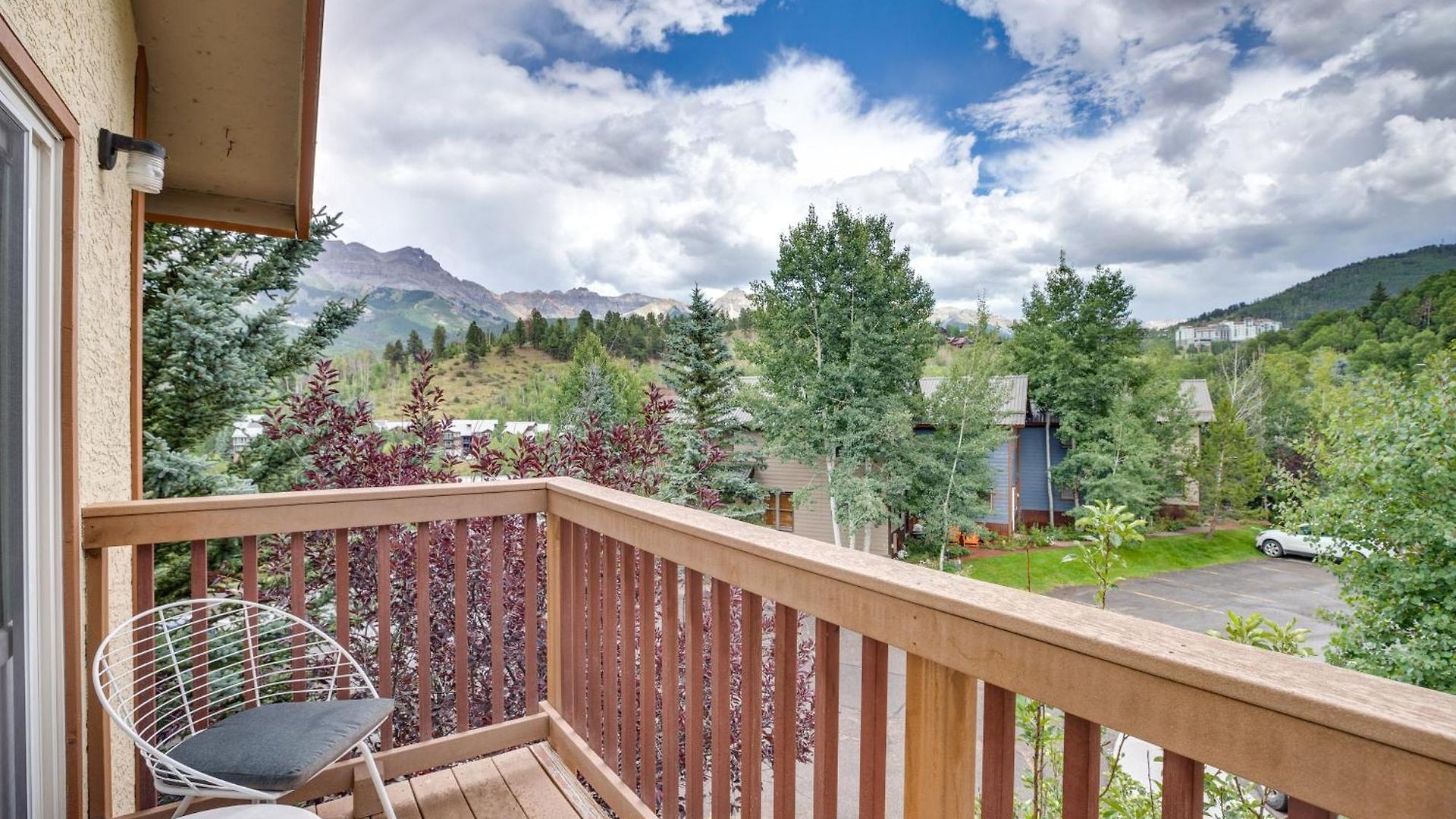 Mountain Village Steps To Lift & Shuttle! Holiday home