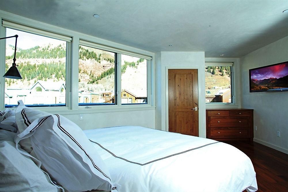 Resort Ice House And