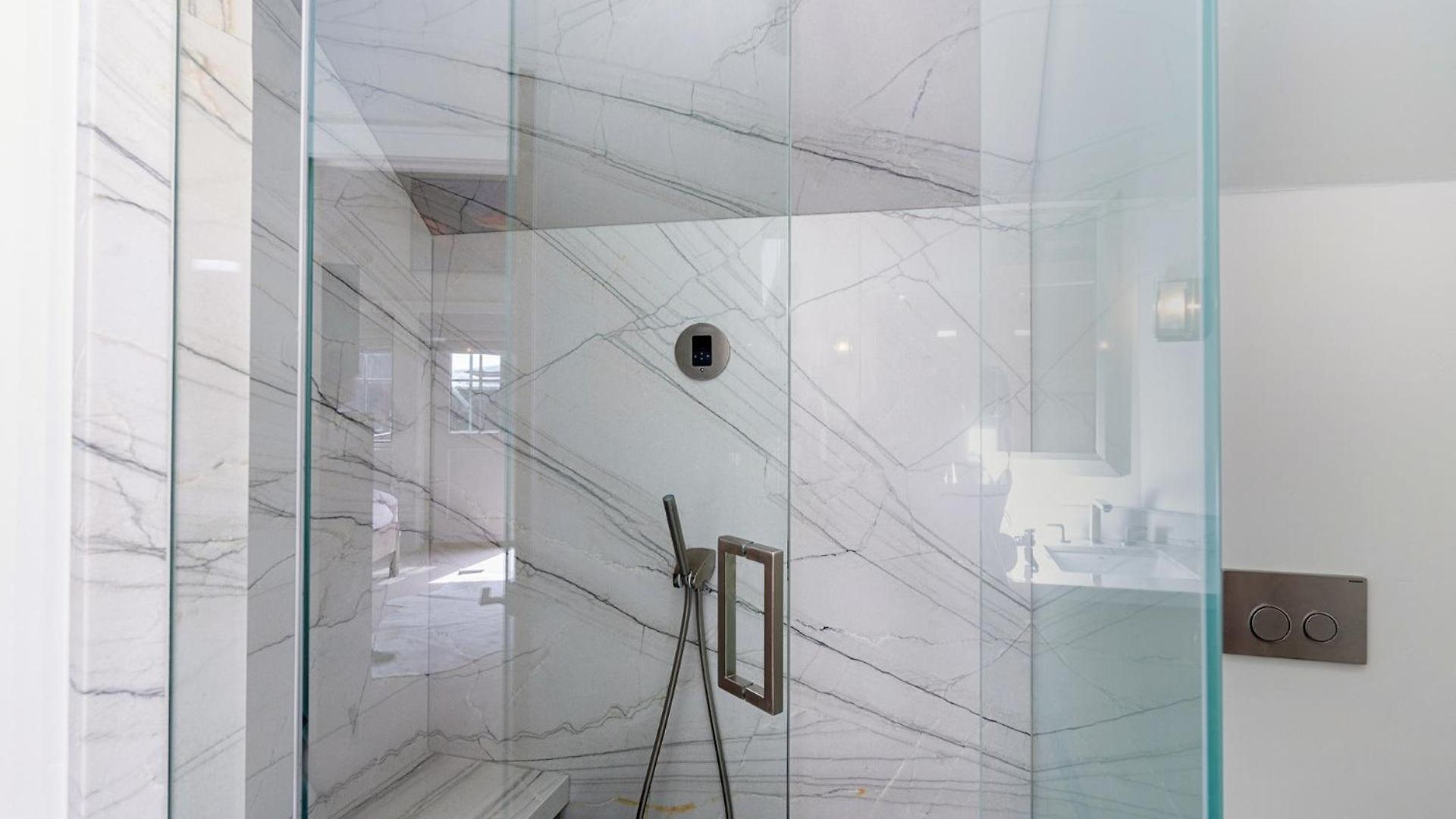 330 W Pacific B Townhouse