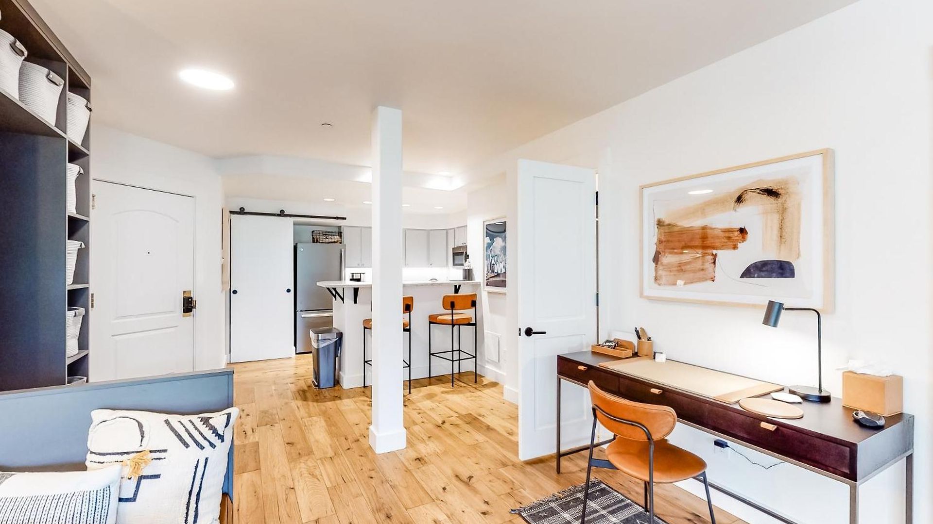 Ballard South Apartment *