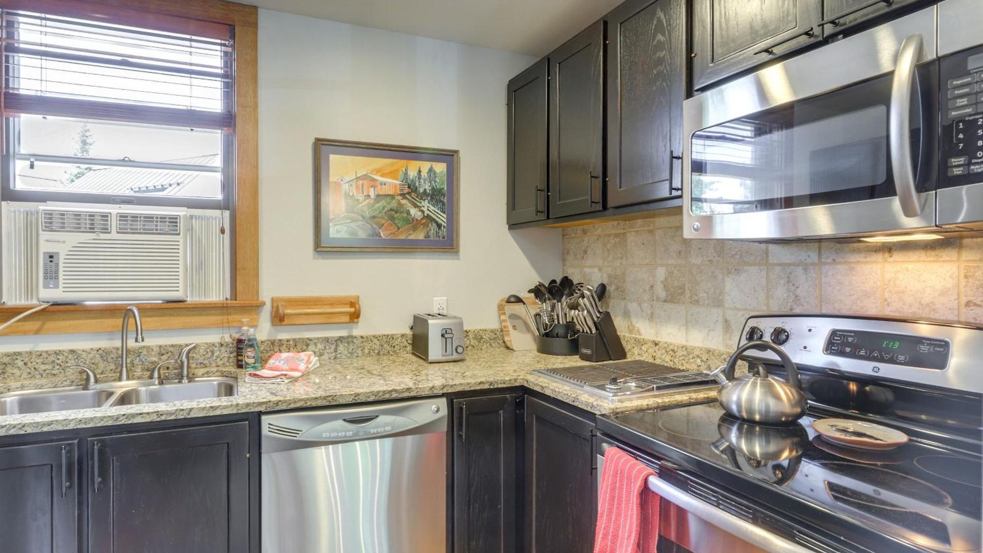 Condo: Walk To Lift, Bear Creek, & More! * Telluride