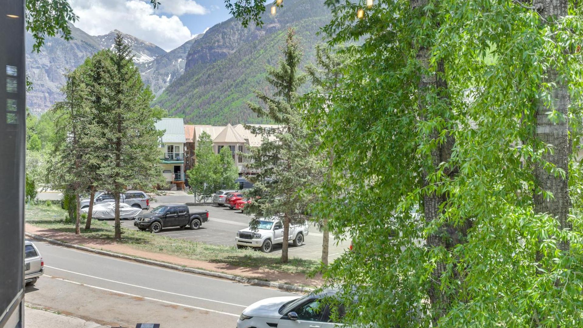 Condo: Walk To Lift, Bear Creek, & More! Holiday home