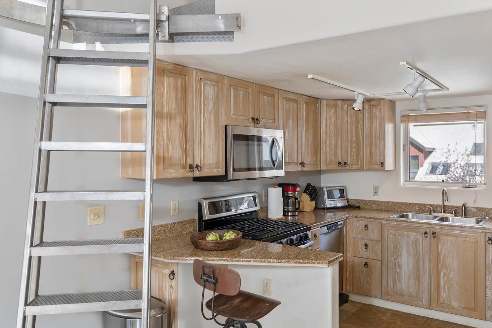 Luxury - Open For Bluegrass Telluride